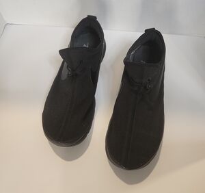 Nike Men's Black Slip-On Sneakers